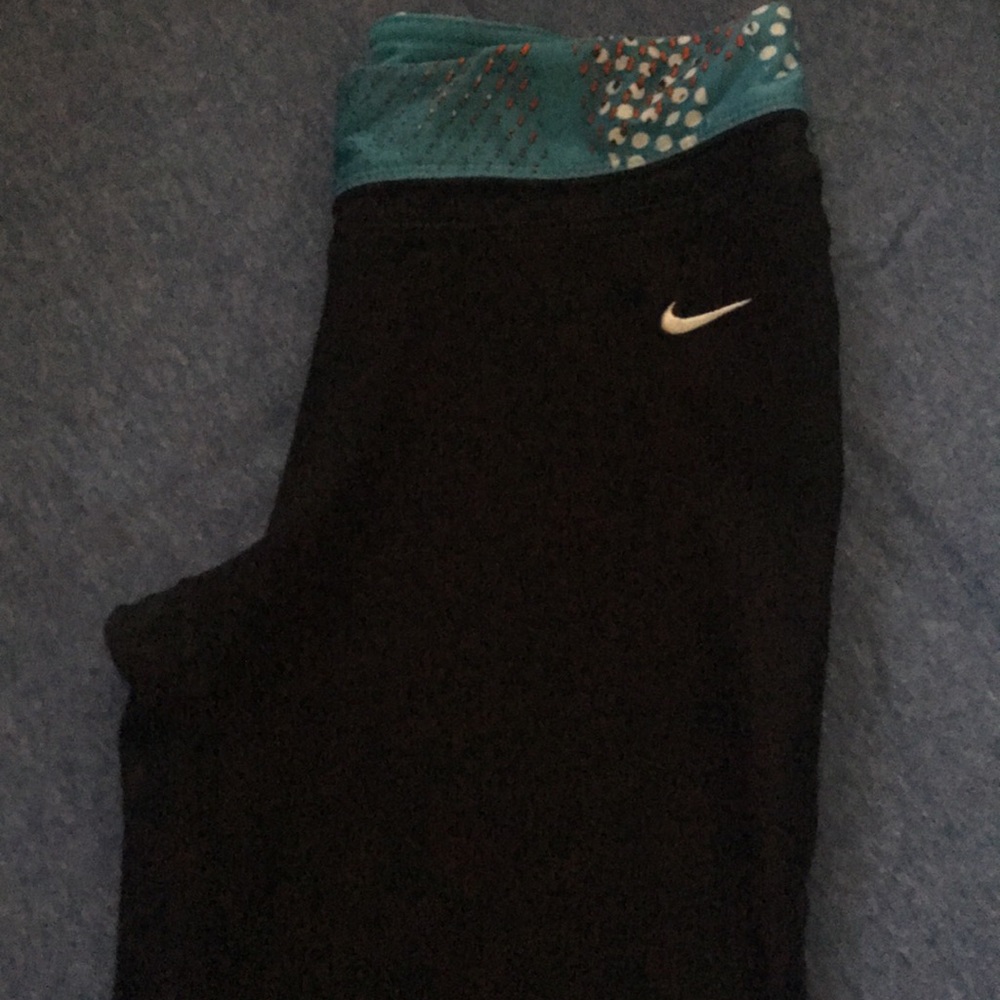 🛍 Nike dri fit capris - Picture 3 of 4